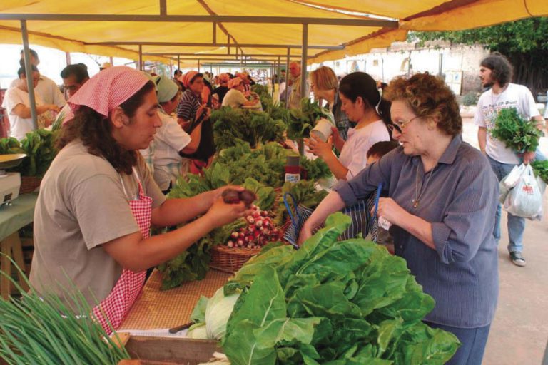 En 9 provincias, hay más trabajadores en la economía popular que en el sector privado