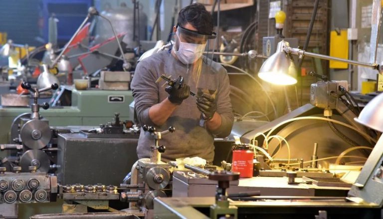 El empleo formal industrial alcanza su nivel más alto de los últimos cuatro años